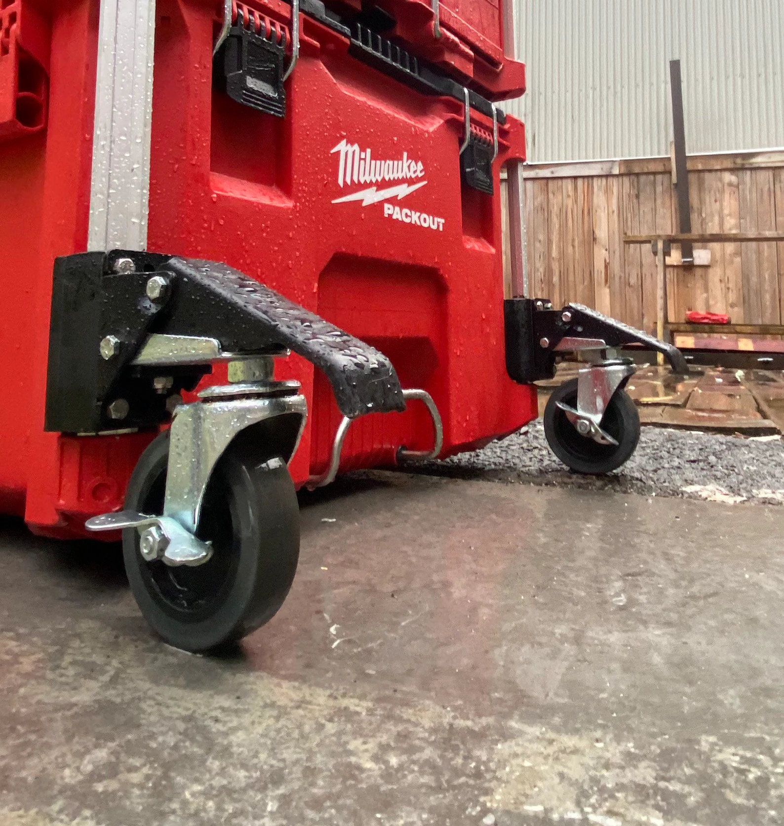 Complete PACKOUT system with retractable wheels