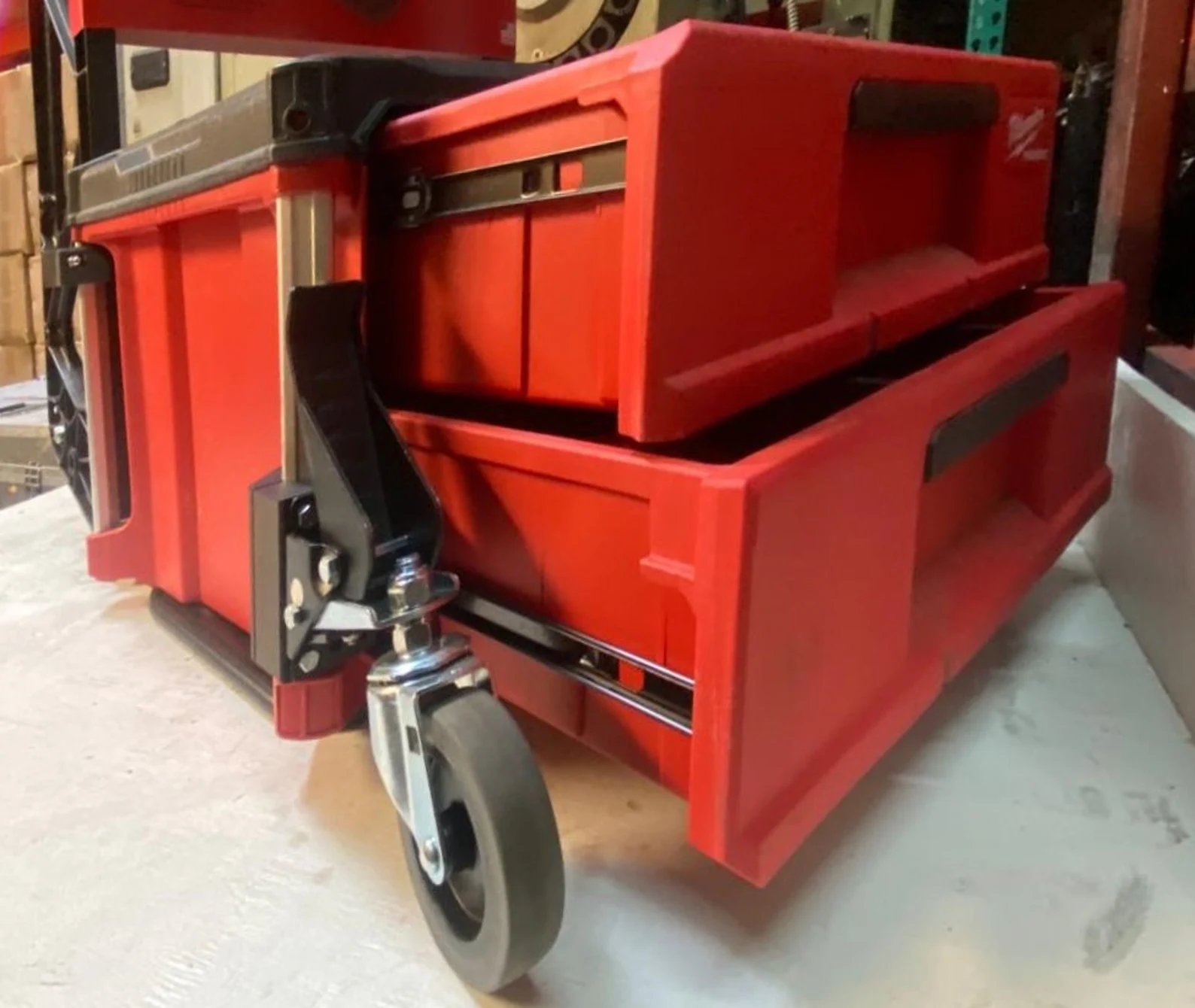 PAC-EEzE Cart Edition - Close-up of retractable wheel design